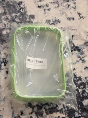 💥💥5 For $25💥💥 Green Silicone Food Storage Container